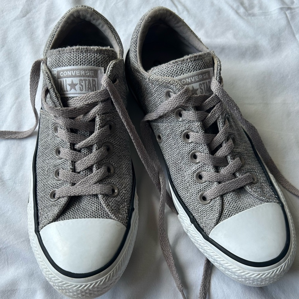 Converse All Stars Women’s grey tweed low tops. Size 7. Decent shape